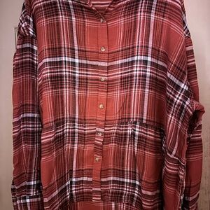 Women’s American Eagle Plaid Button Up Top